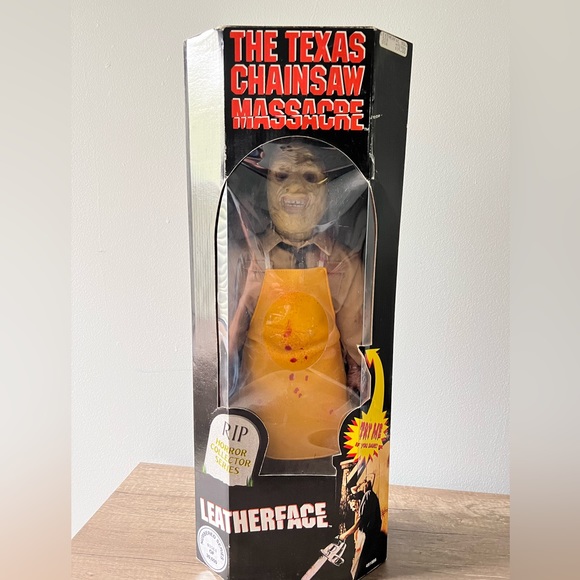 Spencer's Other - 1999 Spencer’s Gifts 18” The Texas Chainsaw Massacre Leatherface Doll Vintage